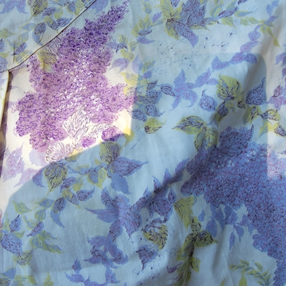 Vintage Lilac Print Apron - Picture 5 of 9